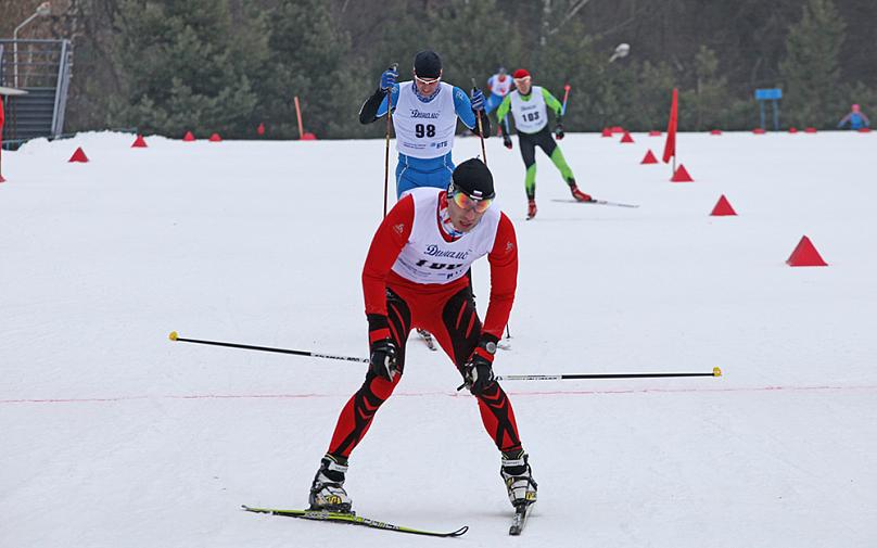 На стадионе МАСОУ «Зоркий» прошли соревнования по лыжным гонкам