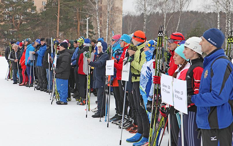 На стадионе МАСОУ «Зоркий» прошли соревнования по лыжным гонкам