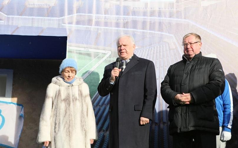Закладка памятной капсулы в основание исторической стены стадиона «Динамо» (Москва, 23 октября 2014 г.)