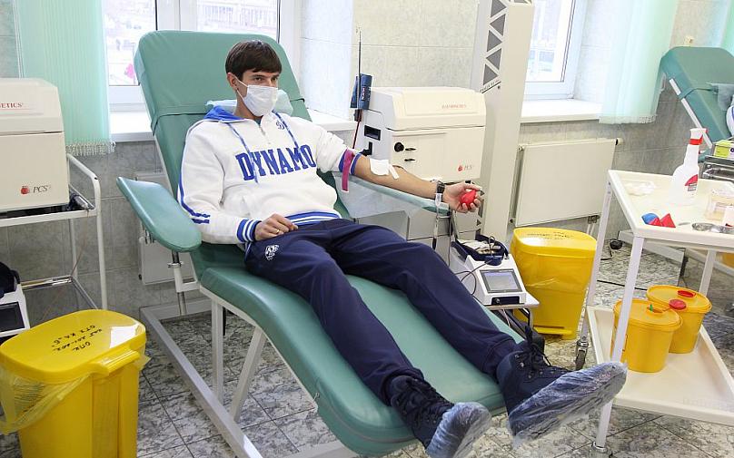 Динамовские пляжные волейболисты приняли участие в акции «Сдай кровь – спаси жизнь!»