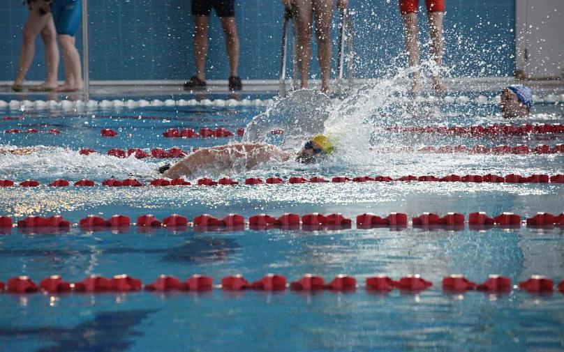 В спортивном комплексе «Динамо» на Водном стадионе прошли соревнования по плаванию
