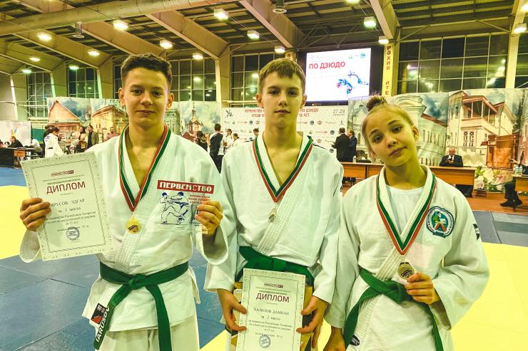 Юные динамовцы завоевали золото и серебро на первенстве Республики Татарстан по дзюдо среди юношей и девушек