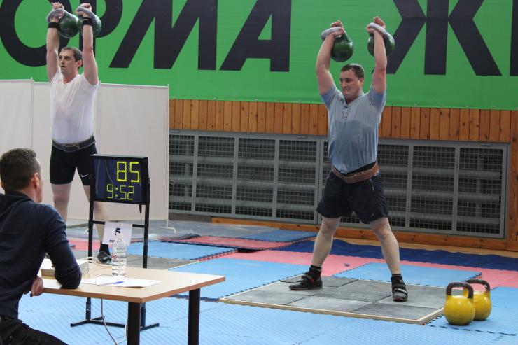 В Хабаровске состоялся динамовский чемпионат по гиревому спорту