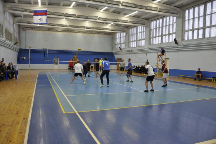 Ульяновские полицейские завершили спартакиаду УМВД соревнованиями по волейболу 