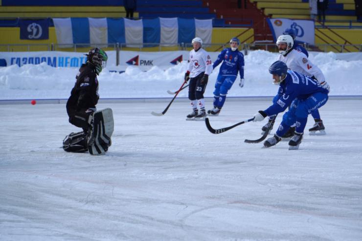 Московское «Динамо» выиграло у нижегородского «Старта» в чемпионате России по хоккею с мячом 