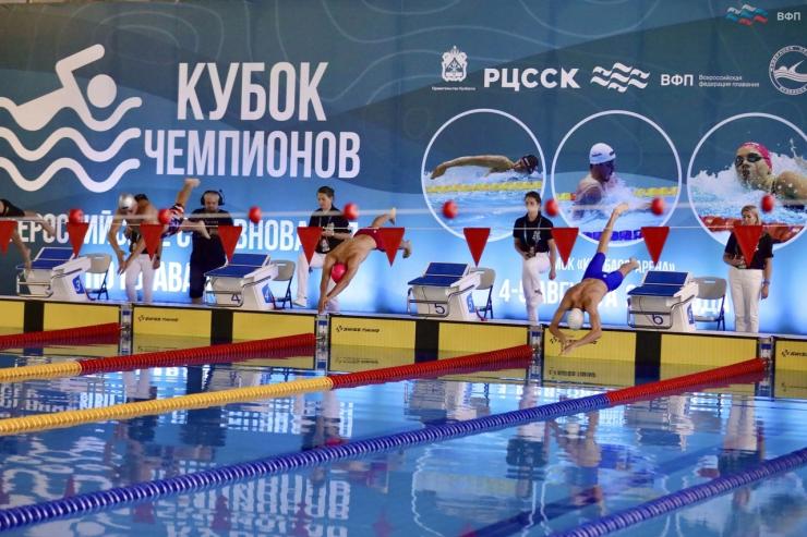 Динамовцы Колесников и Чикунова победили на всероссийских соревнованиях по плаванию «Кубок чемпионов»