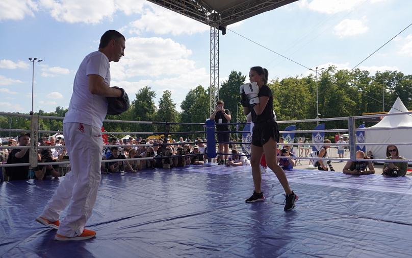 В Москве прошел фестиваль бокса, посвященный 81-й годовщине формирования Отдельной мотострелковой бригады особого назначения 