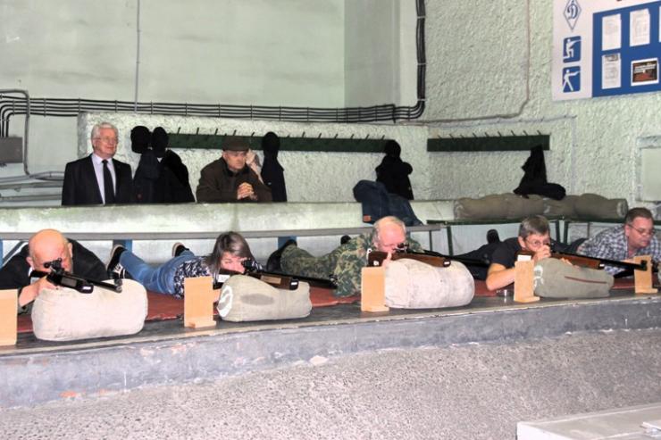 В Перми на стадионе «Динамо» состоялись соревнования по стрельбе из малокалиберной винтовки среди ветеранов 