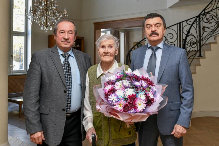 Московские динамовцы поздравили с днем рождения Валентину Георгиевну Курилину