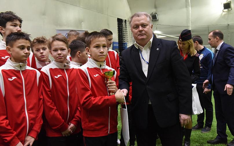 В Санкт-Петербурге провели XIII юношеский турнир по футболу памяти выдающегося динамовского футболиста Петра Дементьева