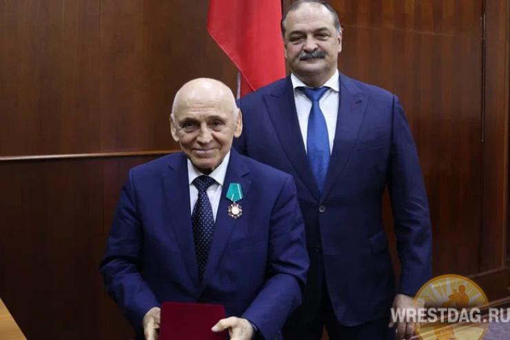 Глава Дагестана вручил динамовцам государственные награды