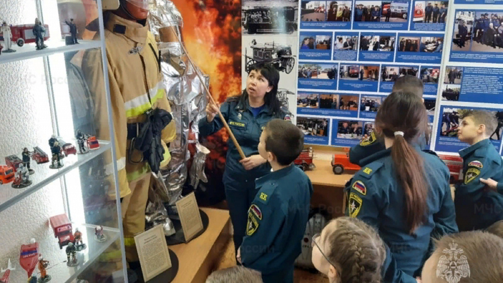 Во Всемирный день гражданской обороны васильевские кадеты МЧС посетили музей пожарной охраны Зеленодольска