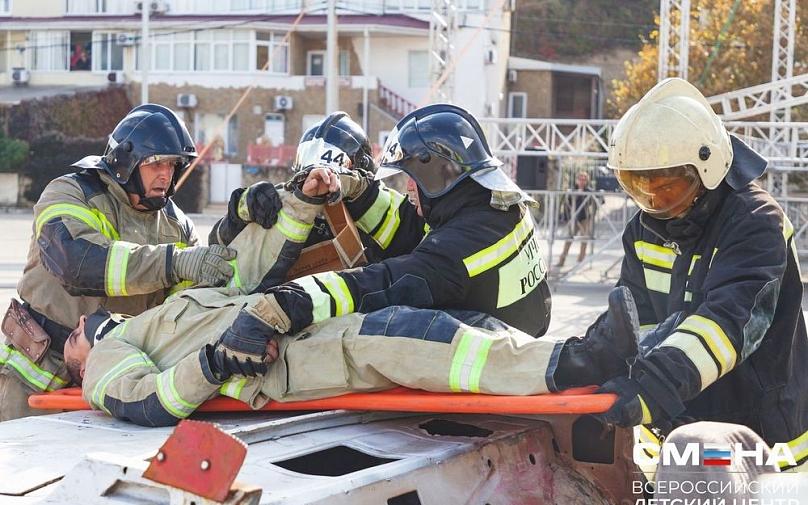Им покоряется пламя: сменовцы посетили образовательное занятие, посвященное пожарной безопасности
