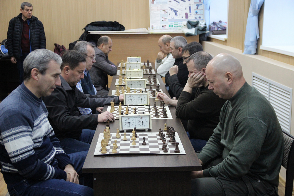 В Кирове прошли динамовские соревнования по шахматам и шашкам среди ветеранов