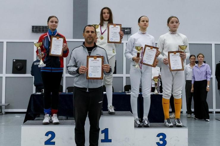 Юная динамовка — бронзовый призер всероссийского турнира по фехтованию «Золотая осень»
