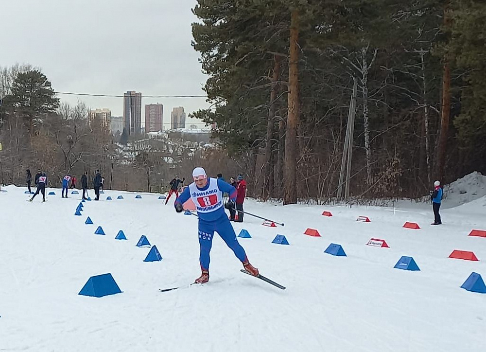 В Новосибирске прошли динамовские соревнования по лыжным гонкам
