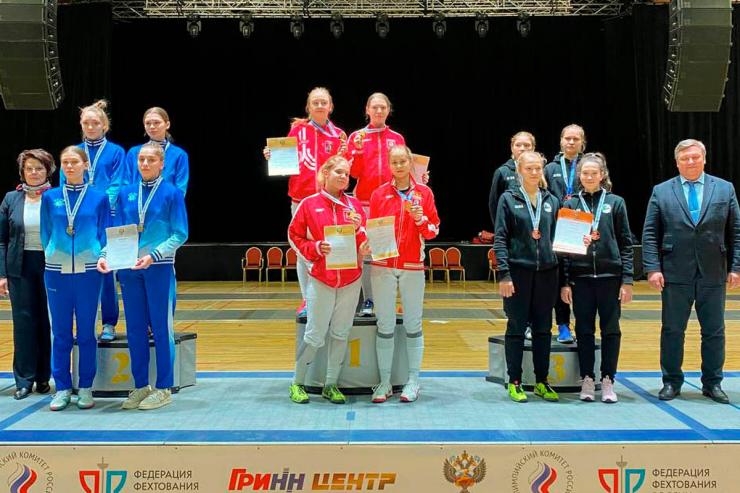 Московская динамовка завоевала золото на первенстве России по фехтованию среди кадетов