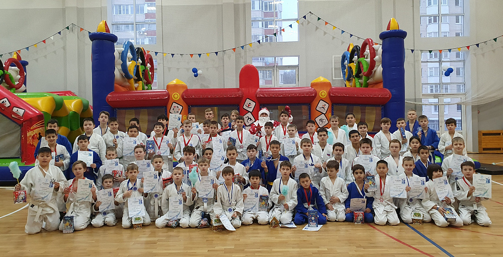 В Подмосковье прошел новогодний спортивный праздник для юных динамовцев