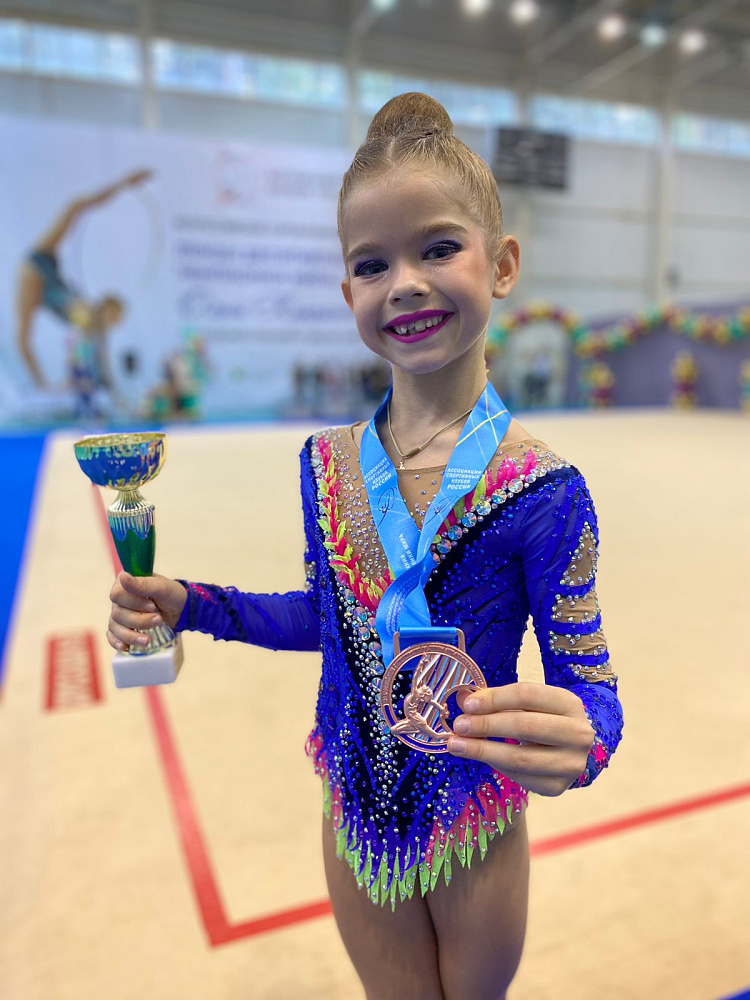 Юные динамовки — победительницы Всероссийских соревнований по художественной гимнастике на призы 10-кратной чемпионки мира Капрановой