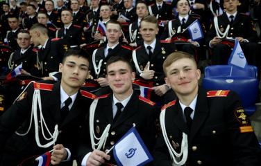Участники шестого военно-спортивного сбора «Наследники Победы» посетили ретроматч Победы, который состоялся на стадионе «Волгоград Арена»