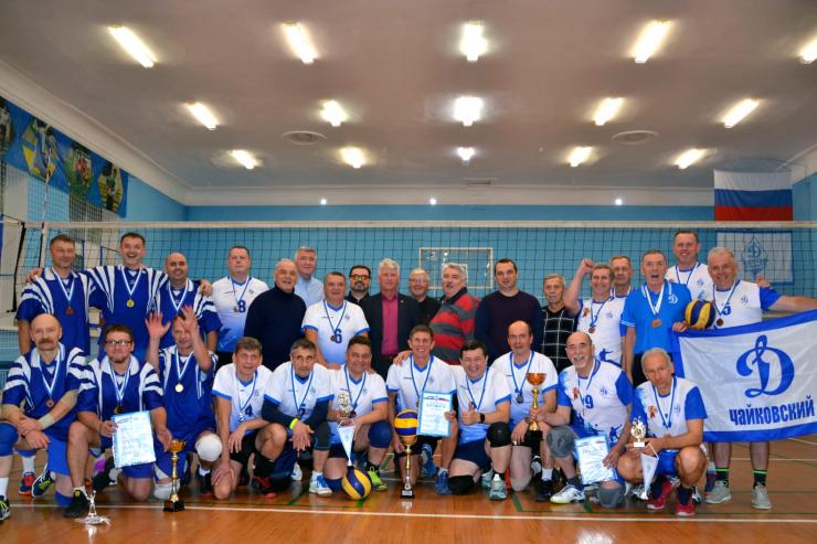 В Перми завершился турнир «Динамо» по волейболу среди ветеранов 