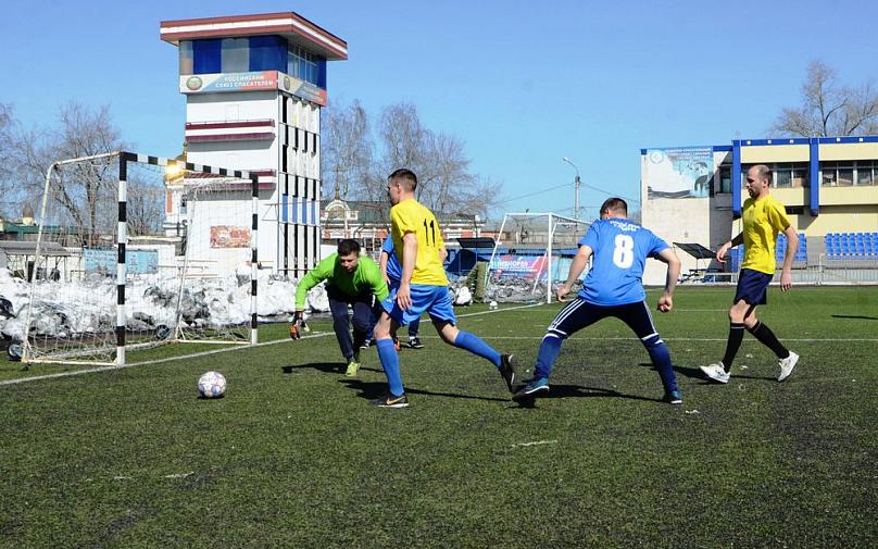 В Перми продолжается чемпионат по мини-футболу