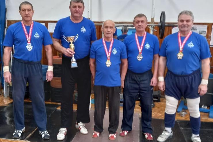 Красноярские динамовцы успешно выступили в Кубке России по тяжелой атлетике