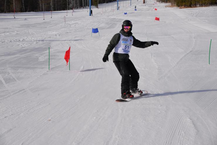 В Хакасии прошли соревнования по горнолыжному спорту и сноуборду среди полицейских