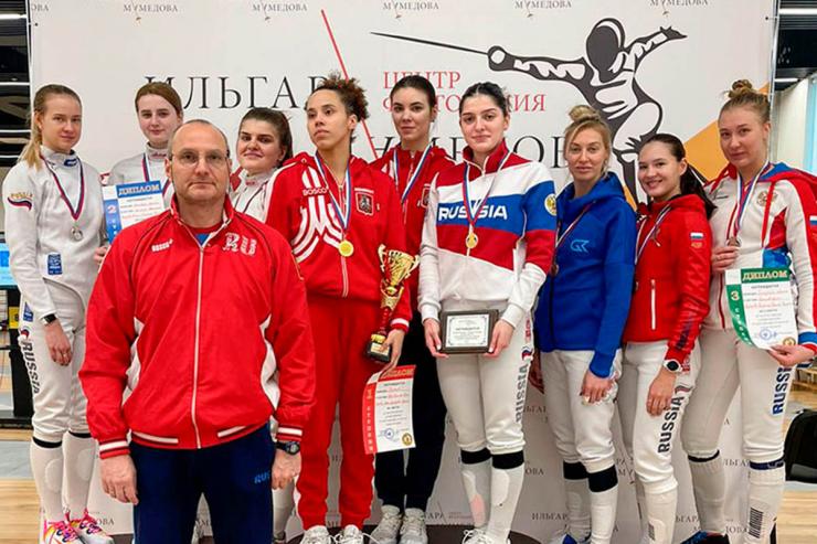 Московские динамовки завоевали золото всероссийских соревнований по шпаге 