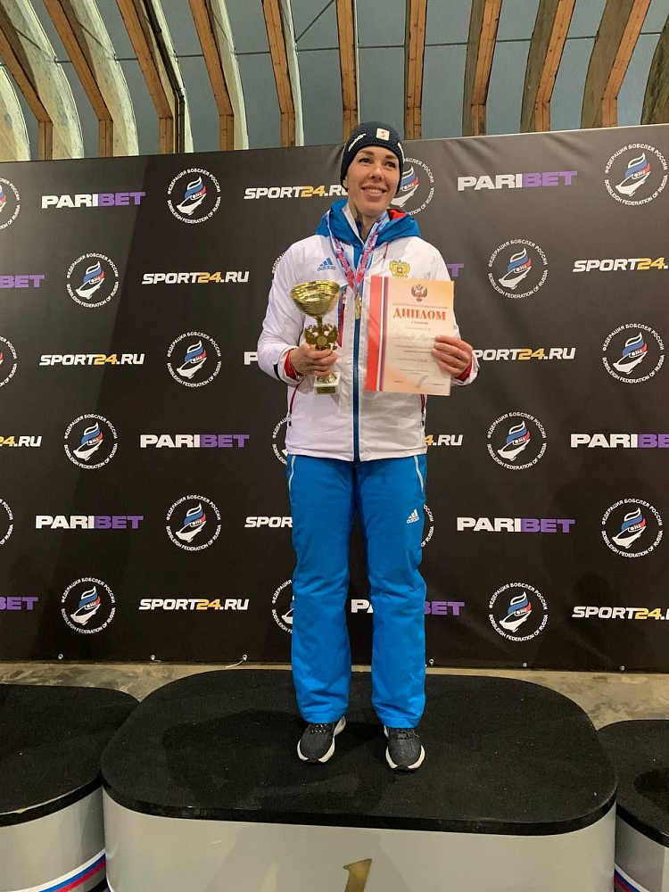 Динамовка Надежда Сергеева — чемпионка России в монобобе