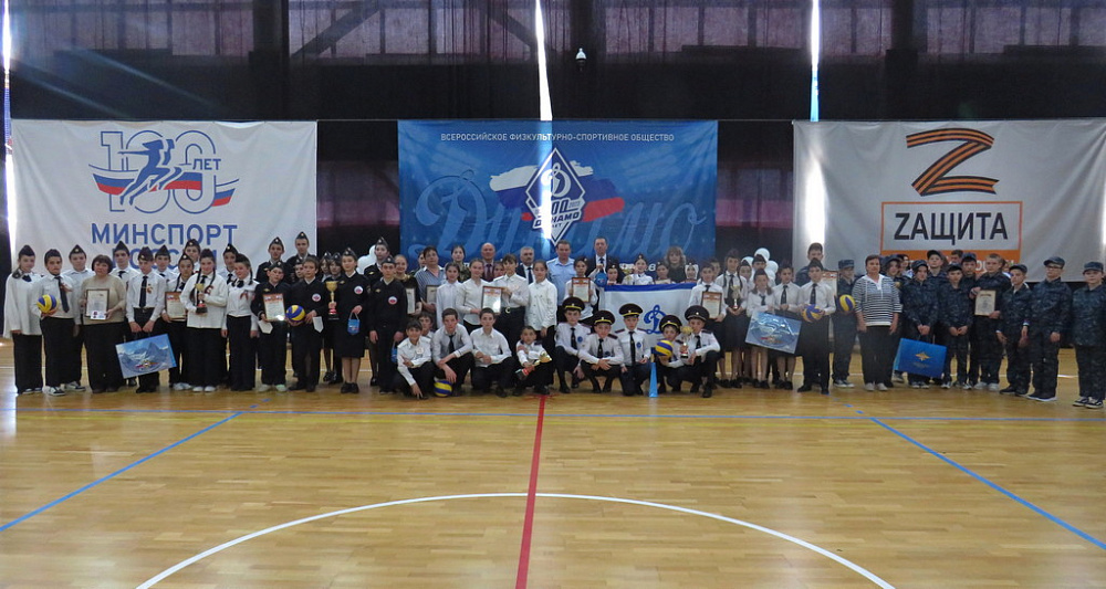 В Черкесске состоялись спортивные состязания между полицейскими классами