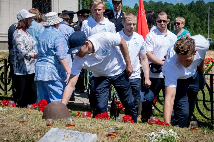 Динамовцы почтили память бойцов из отряда НКВД «Особые» в Калужской области