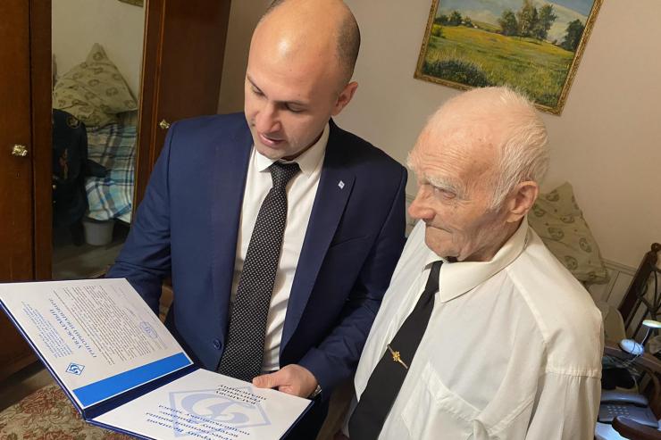 В Челябинске руководство регионального «Динамо» поздравило ветеранов ВОВ с Днем защитника Отечества  