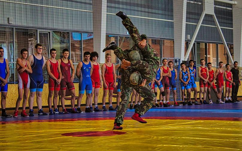 В Севастополе прошли Всероссийские соревнования по греко-римской борьбе среди юношей 16–17 лет