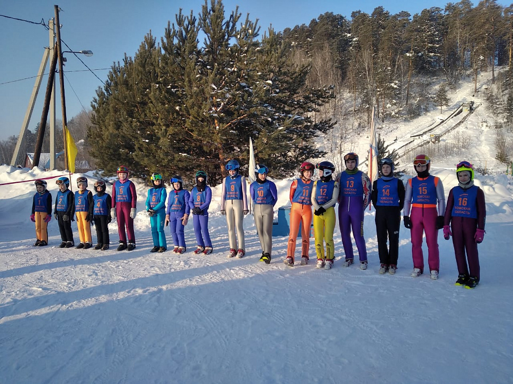 В Томской области состоялось первенство «Динамо» по прыжкам на лыжах с трамплина 