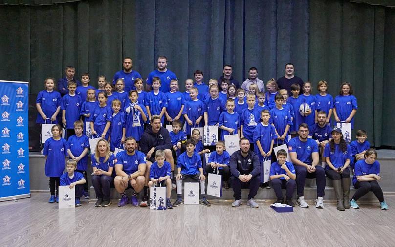 Игроки регбийного клуба «Динамо» провели мастер-класс по тэг-регби для учеников школы № 1554