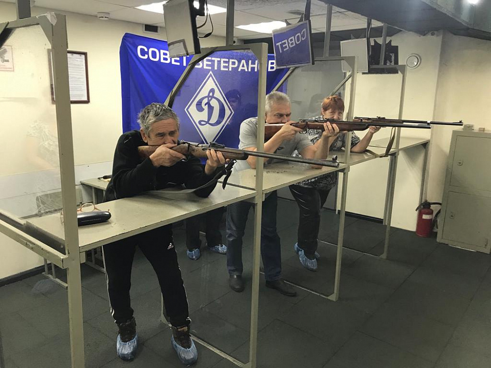 В Кемерове состоялись динамовские соревнования по стрельбе из малокалиберной винтовки среди ветеранов 