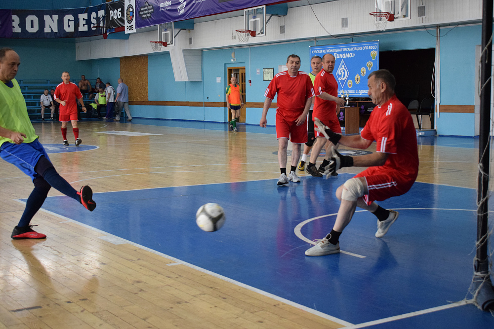 В Курске прошел чемпионат по мини-футболу среди ветеранов