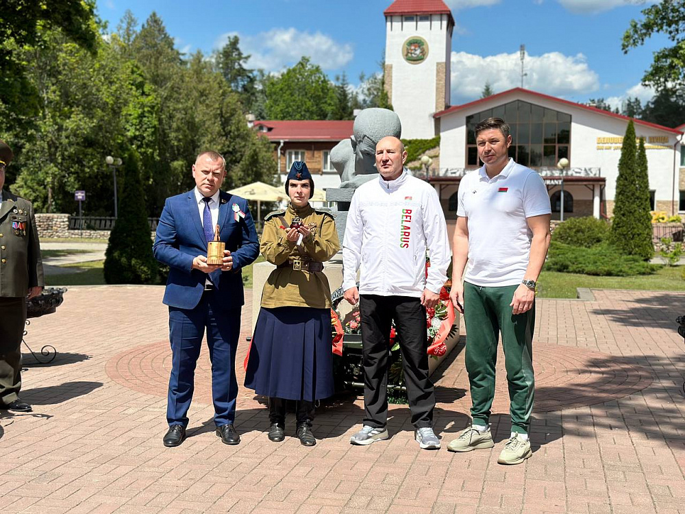 В Беловежской пуще в Беларуси завершился международный автовелопробег «Динамо»