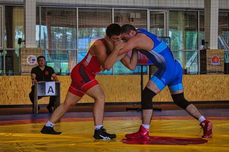 В Севастополе прошли Всероссийские соревнования по греко-римской борьбе среди юношей 16–17 лет