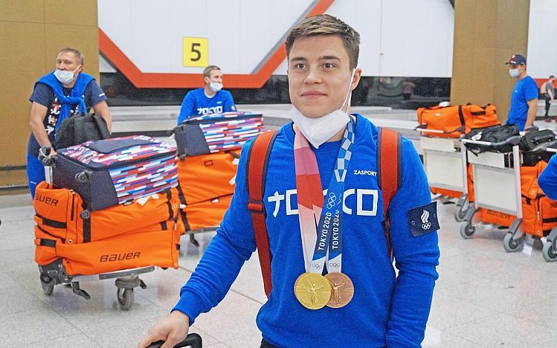 Национальная команда России по спортивной гимнастике с триумфом вернулась домой из Токио 