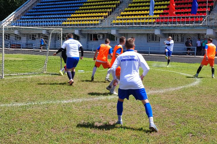 В Саратове состоялся динамовский чемпионат по мини-футболу