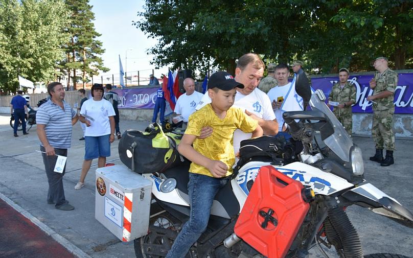 Участники мотопробега, посвященного 100-летию образования Общества «Динамо» посетили Омск