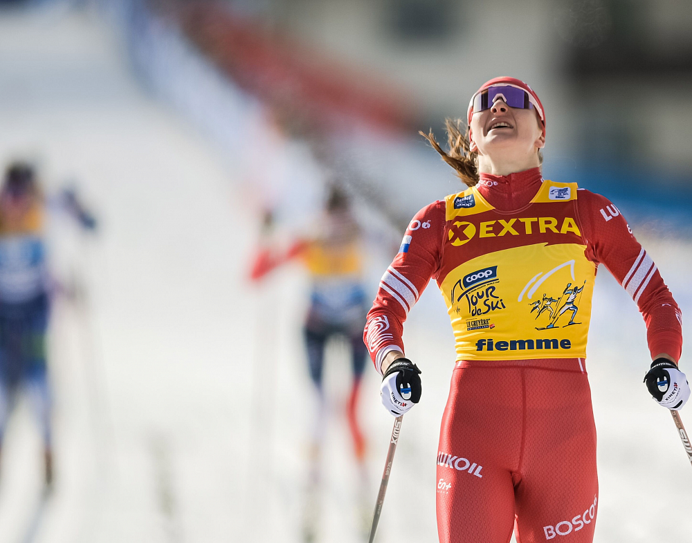 Динамовская лыжница Наталья Непряева выиграла классический масс-старт на третьем этапе «Тур де Ски»